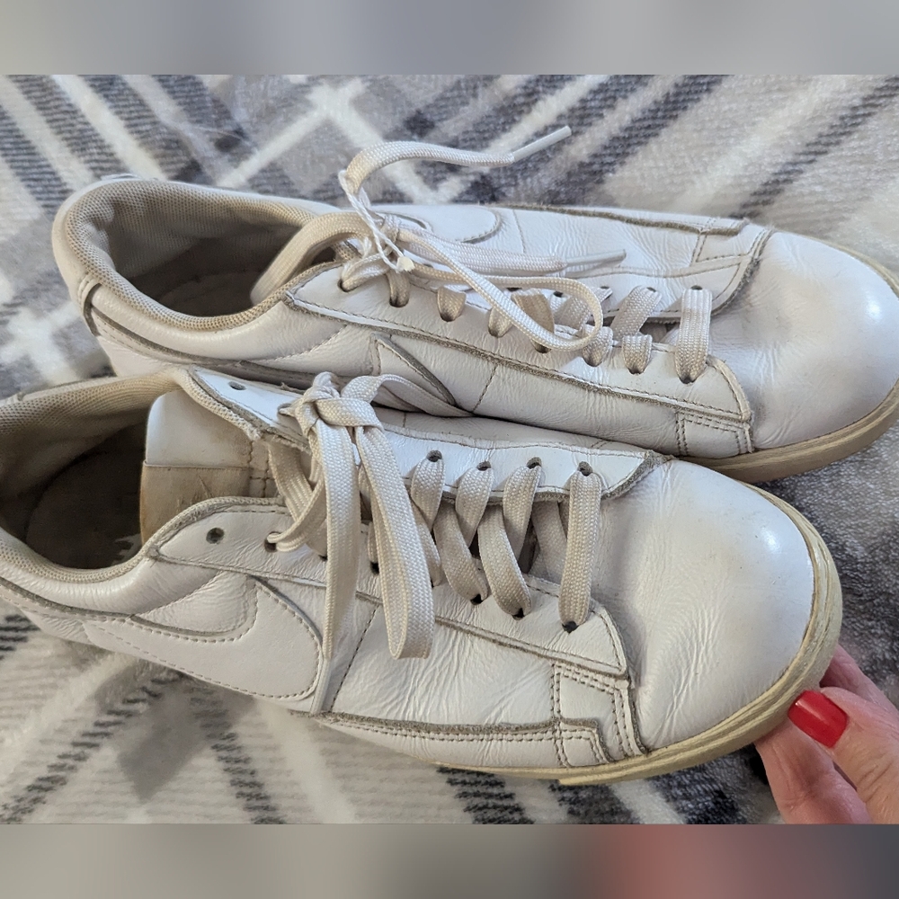 Nike White Sneakers with Leather Finish - Picture 4 of 9